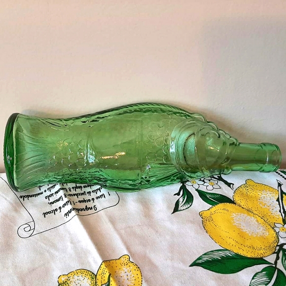 2/$15 BUNDLE DEAL •Green Vintage Glass Fish Bottle - Picture 4 of 5